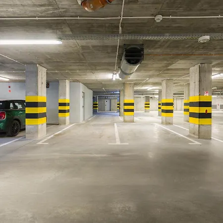 Apartamento Colorful Rataje With Parking And Air Conditioning By Renters