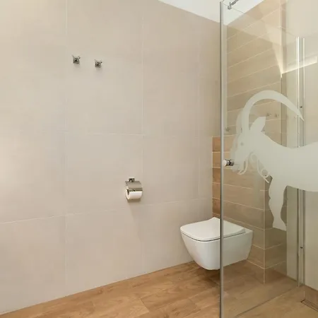 Colorful Rataje With Parking And Air Conditioning By Renters * Poznan