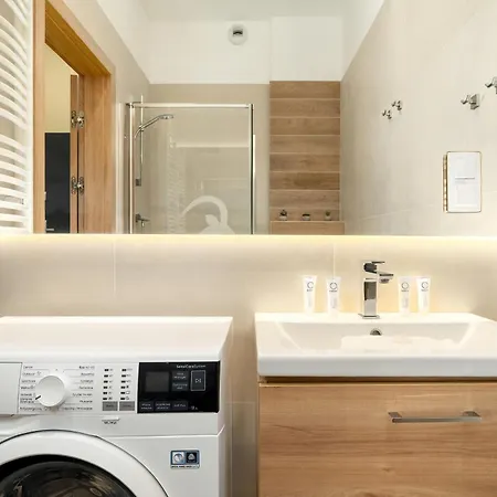 Colorful Rataje With Parking And Air Conditioning By Renters Apartamento *