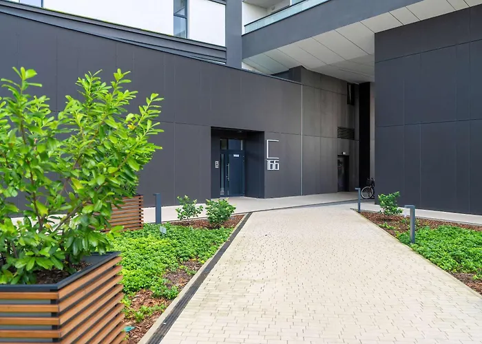 Colorful Rataje With Parking And Air Conditioning By Renters 波兹南