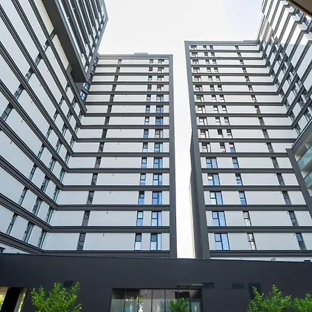 Colorful Rataje With Parking And Air Conditioning By Renters Appartamento *