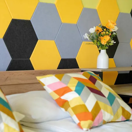 Appartamento Colorful Rataje With Parking And Air Conditioning By Renters