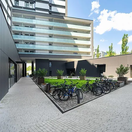 Appartamento Colorful Rataje With Parking And Air Conditioning By Renters