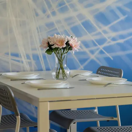 Colorful Rataje With Parking And Air Conditioning By Renters Poznań