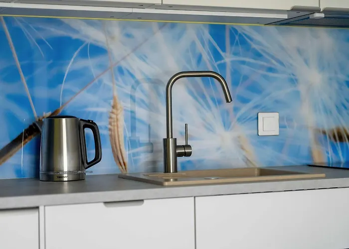 Colorful Rataje With Parking And Air Conditioning By Renters شقة