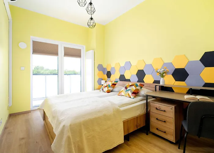 Colorful Rataje With Parking And Air Conditioning By Renters